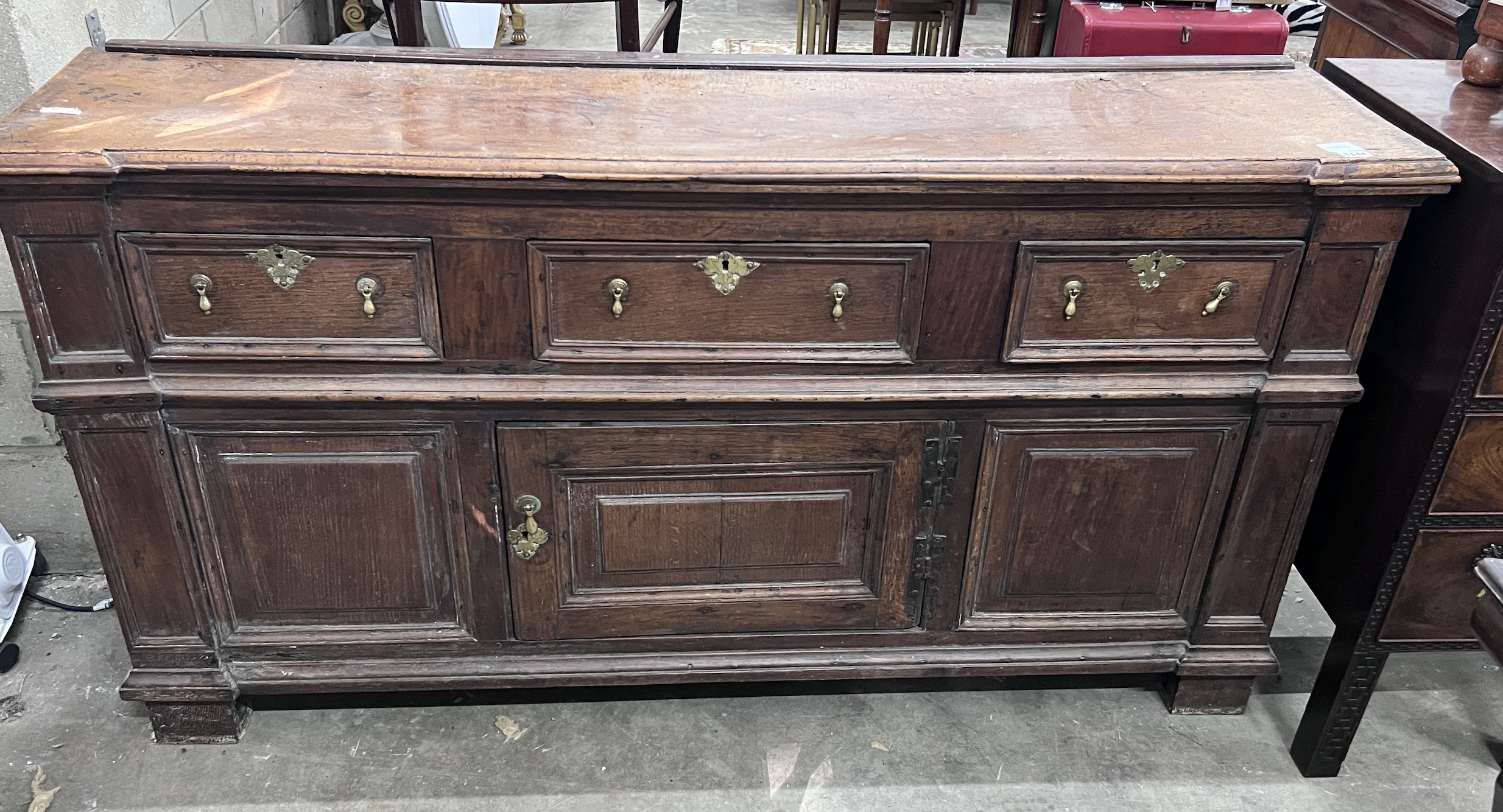 An 18th century oak and fruitwood low dresser, length 160cm, depth 40cm, height 86cm